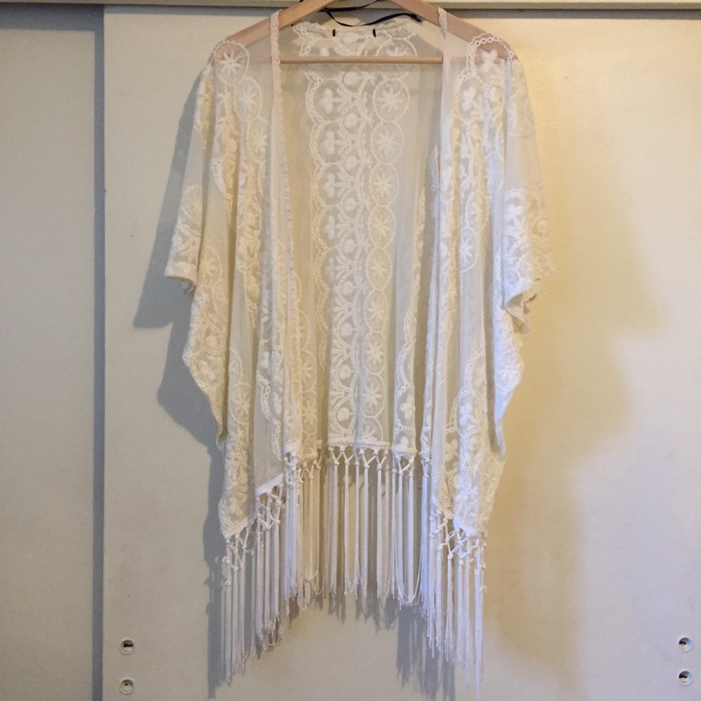 Forever 21 embroidered fringe kimono